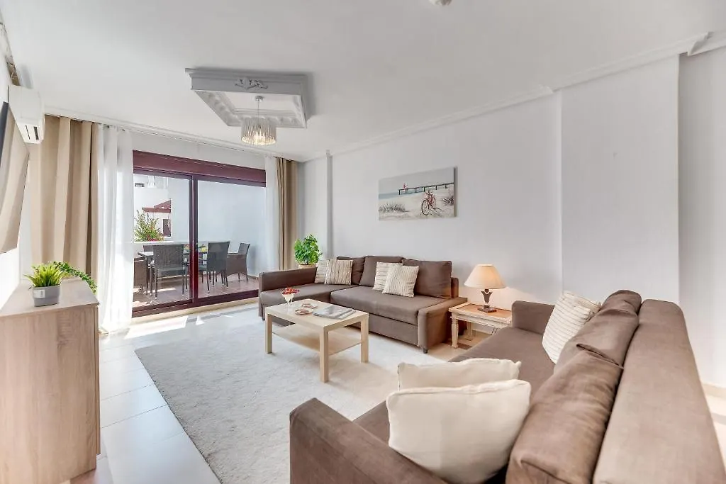 Tranquil 2 Bdrm Peaceful Apt W/ 2 Pools Marbella Apartment