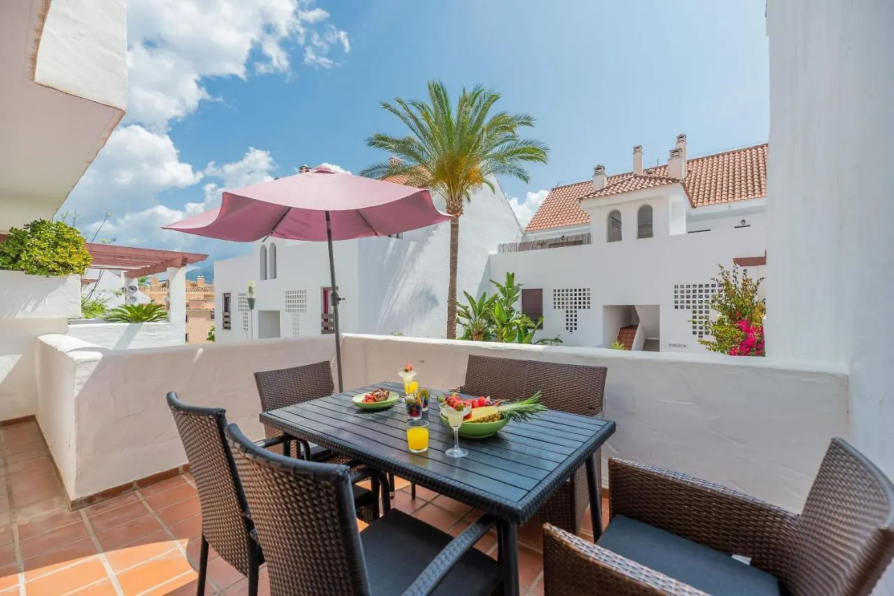 Tranquil 2 Bdrm Peaceful Apt W/ 2 Pools Marbella