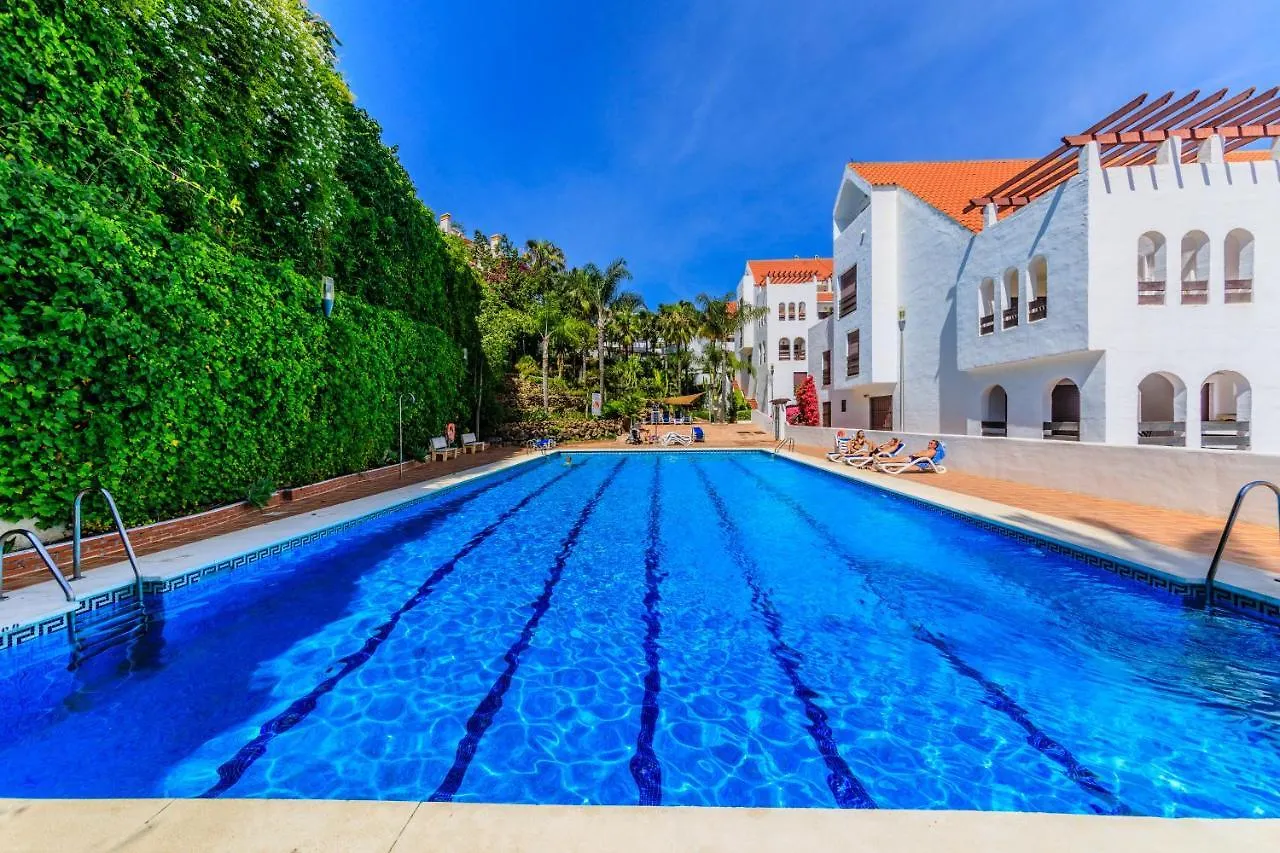 Tranquil 2 Bdrm Peaceful Apt W/ 2 Pools Marbella
