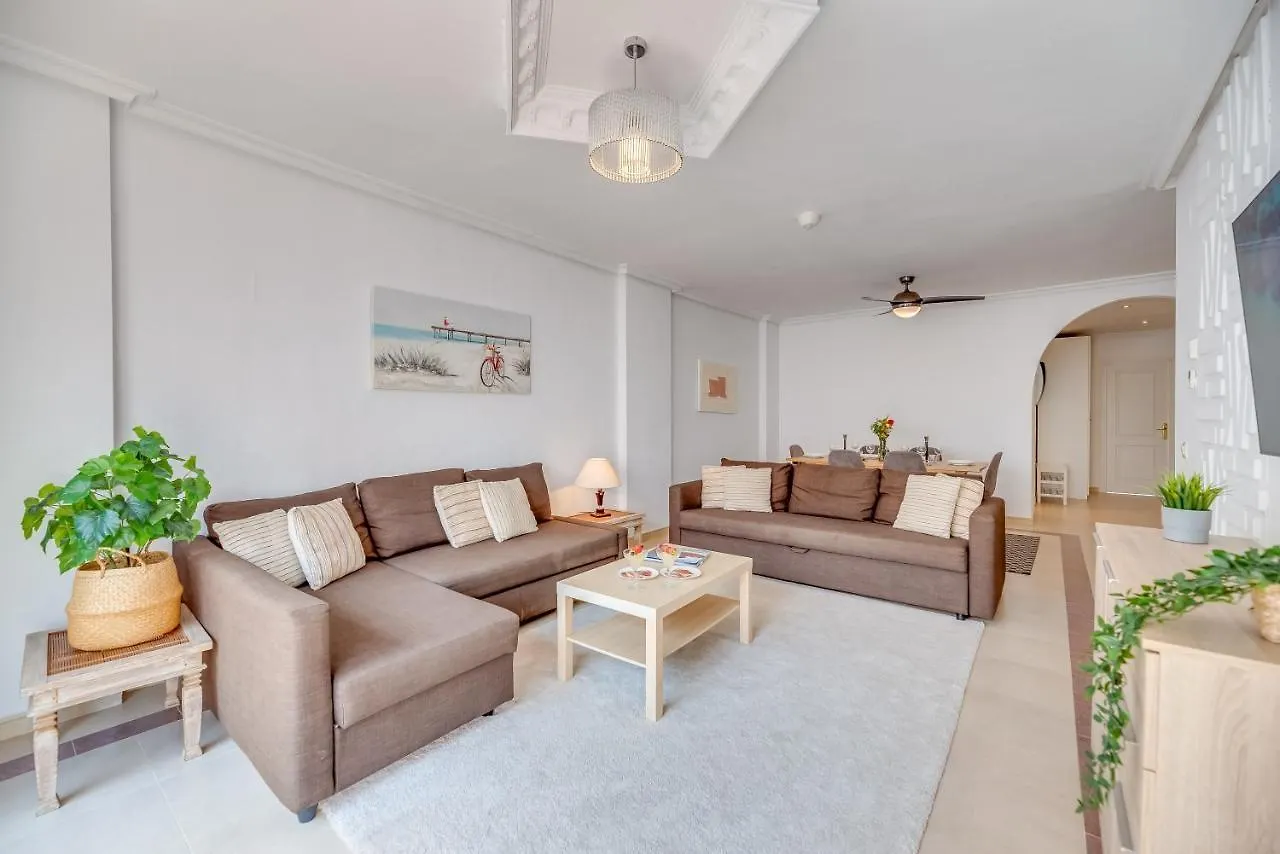 Tranquil 2 Bdrm Peaceful Apt W/ 2 Pools Marbella Apartment
