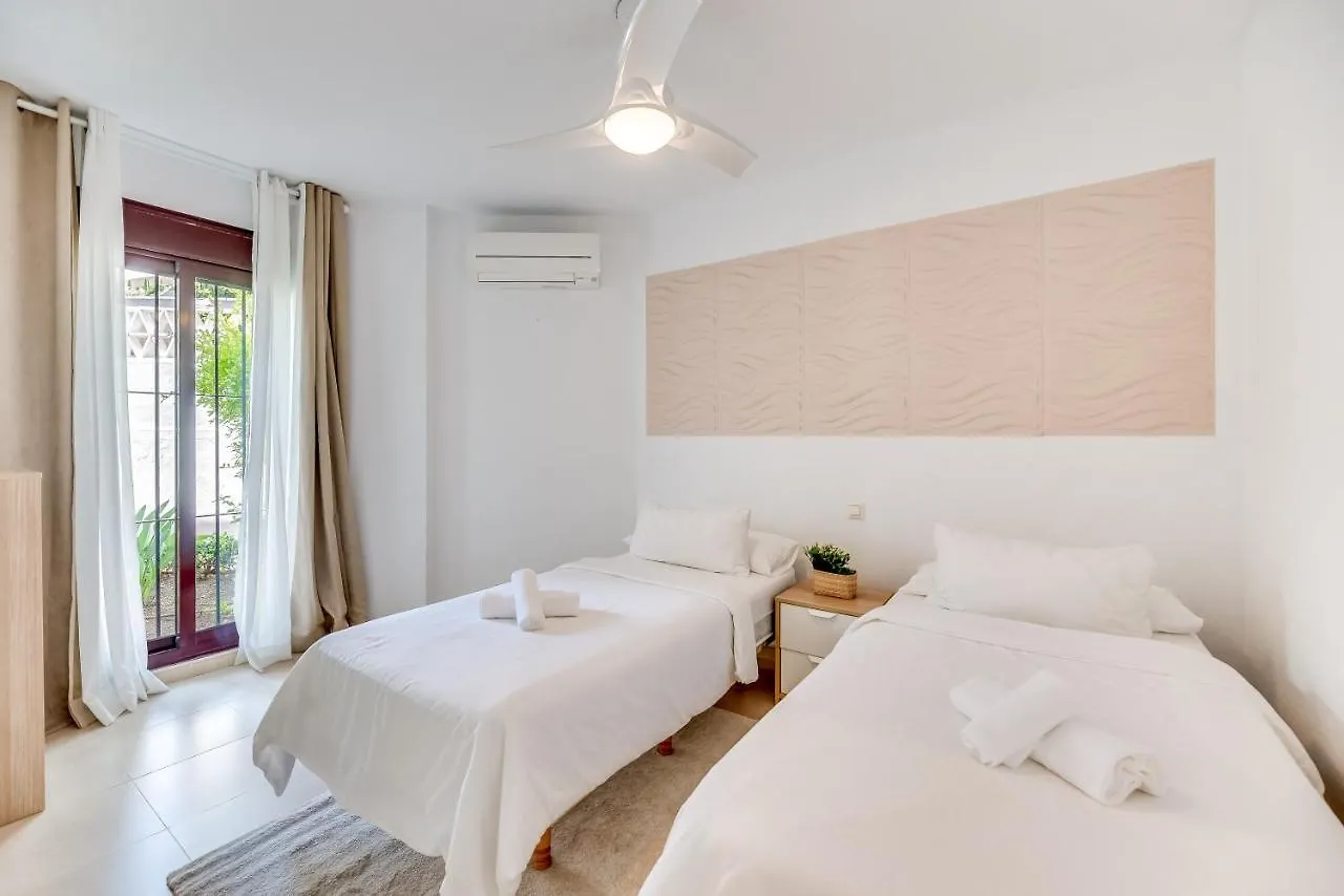 Tranquil 2 Bdrm Peaceful Apt W/ 2 Pools Marbella