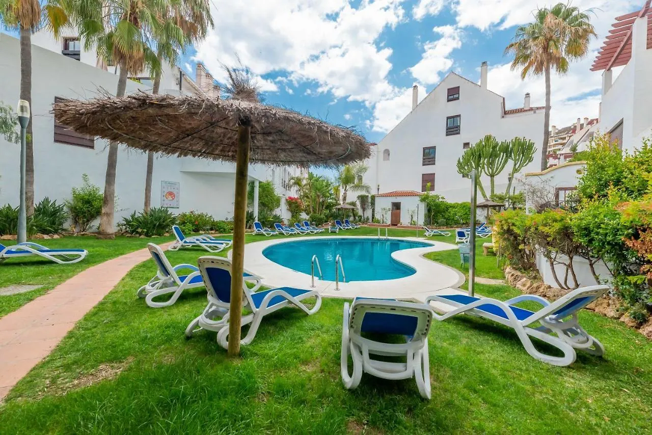 Tranquil 2 Bdrm Peaceful Apt W/ 2 Pools Marbella Apartment