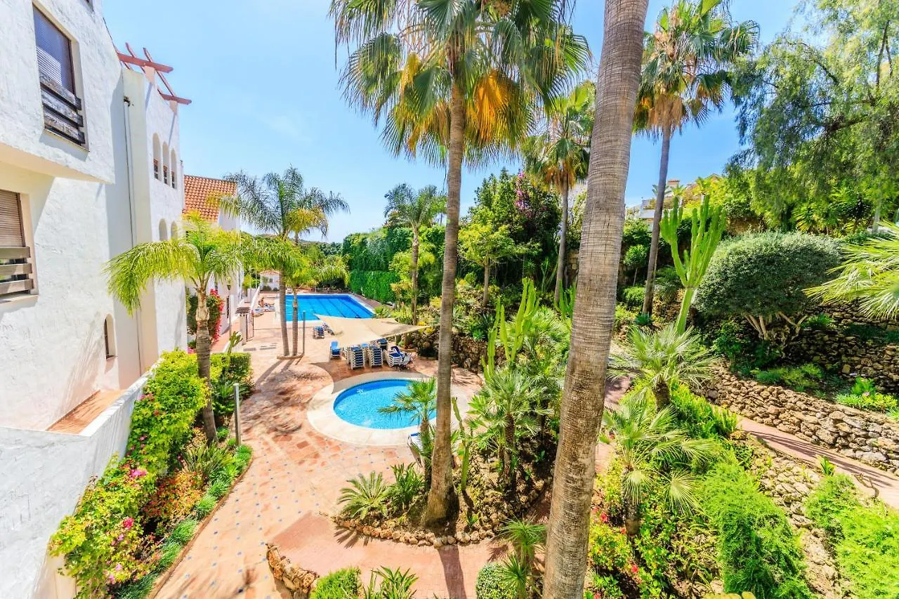 Tranquil 2 Bdrm Peaceful Apt W/ 2 Pools Marbella